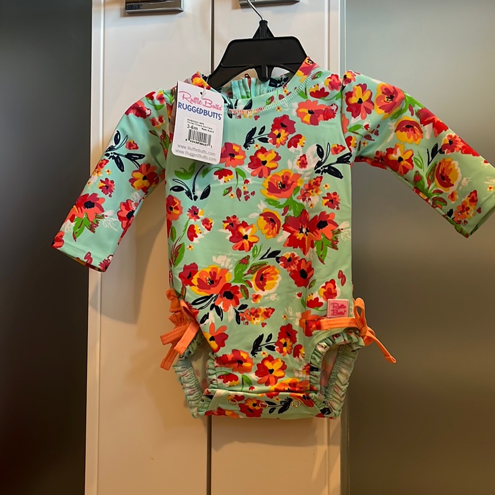 NWT 3-6 MONTHS GIRLS Long Sleeve One Piece Rash Guard
